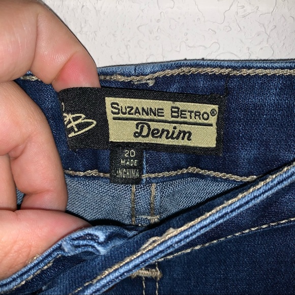 Suzanne Betro Button Fly Hugh Rise Skinny Jeans. - Picture 5 of 9